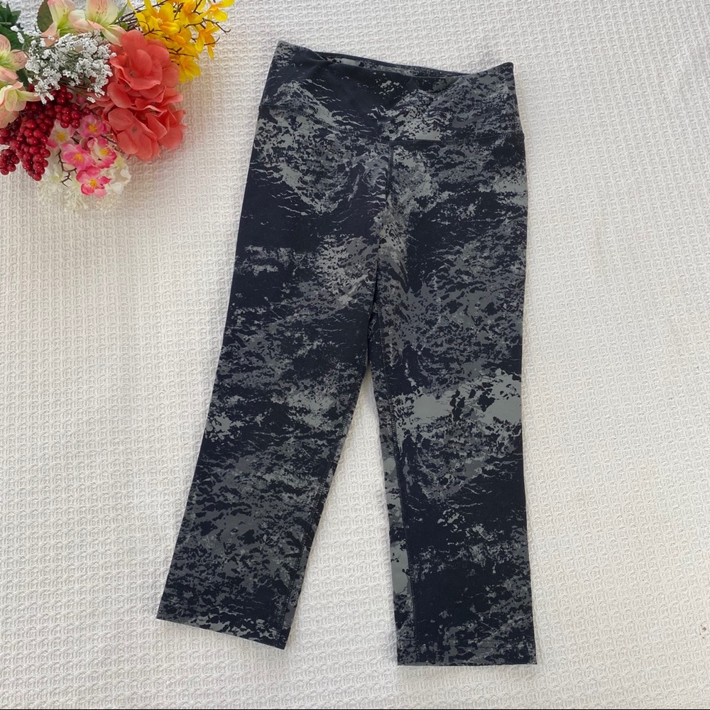 Nike Dri-Fit Black White Splatter Crop Leggings